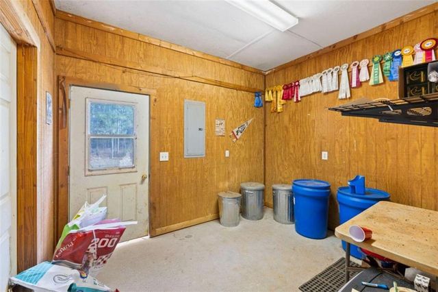 1297 HODGES Circle, Mansfield, GA 30055