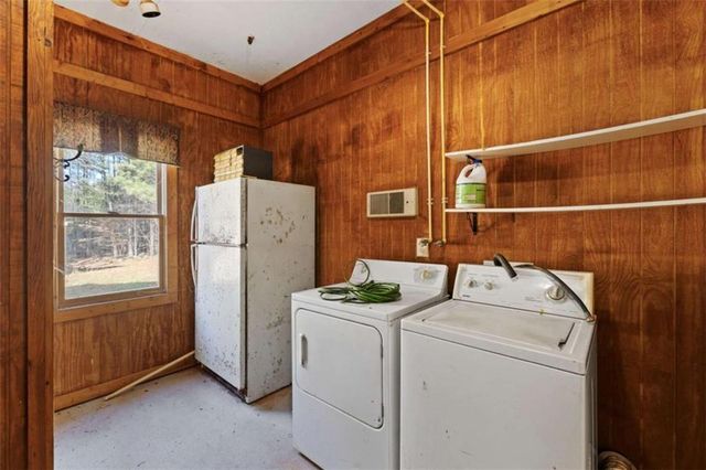 1297 HODGES Circle, Mansfield, GA 30055