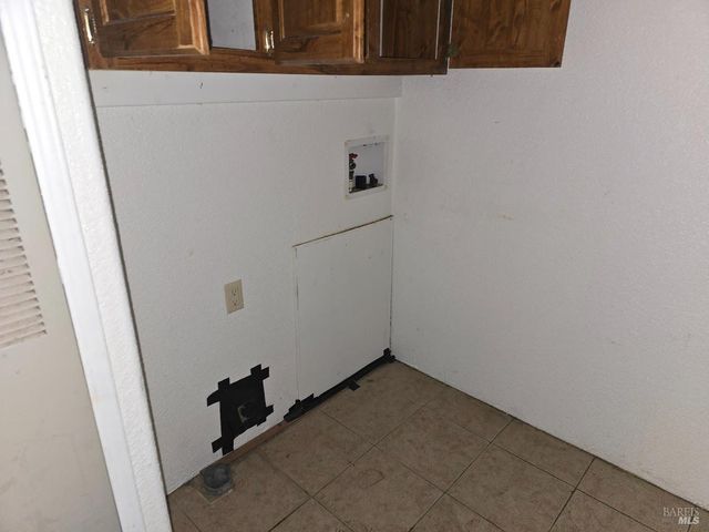 21441 Pineview Dr, Willits, CA 95490