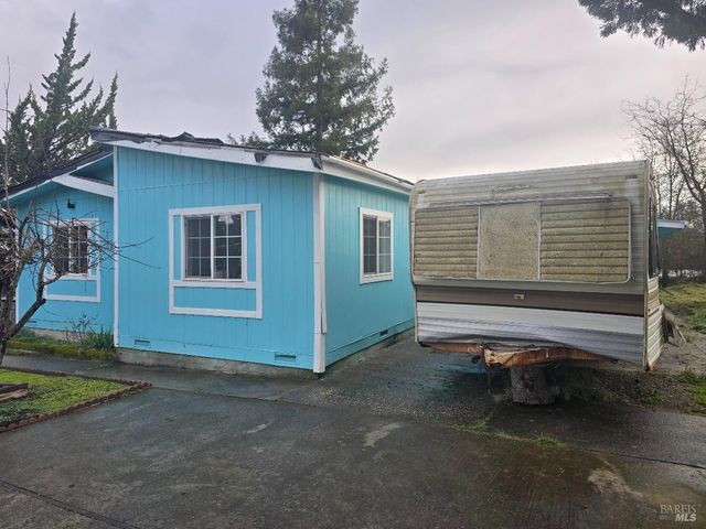 21441 Pineview Dr, Willits, CA 95490