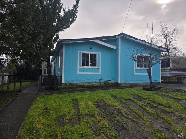 21441 Pineview Dr, Willits, CA 95490