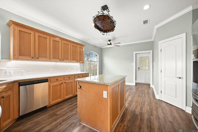 39354 Meadowbrook Ave, Prairieville, LA 70769