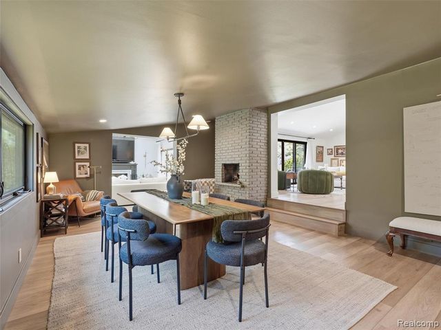 2950 Middlebury Lane, Bloomfield Hills, MI 48301