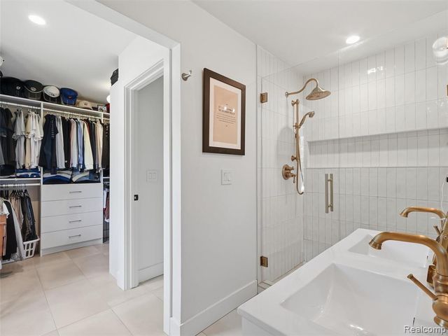 2950 Middlebury Lane, Bloomfield Hills, MI 48301