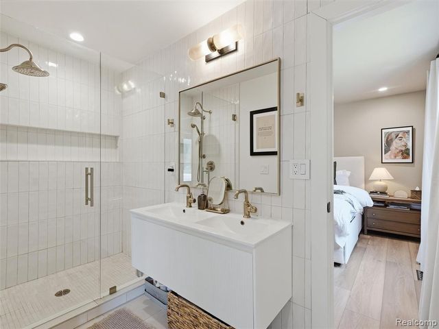 2950 Middlebury Lane, Bloomfield Hills, MI 48301