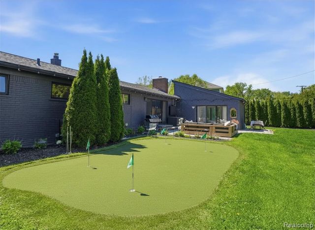 2950 Middlebury Lane, Bloomfield Hills, MI 48301
