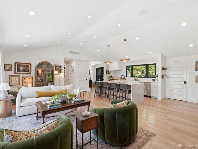 2950 Middlebury Lane, Bloomfield Hills, MI 48301