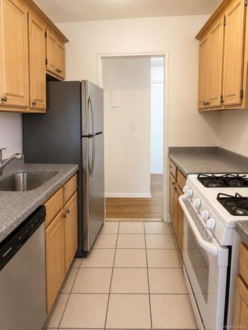 855 Broadway E 5C, Long Beach, NY 11561