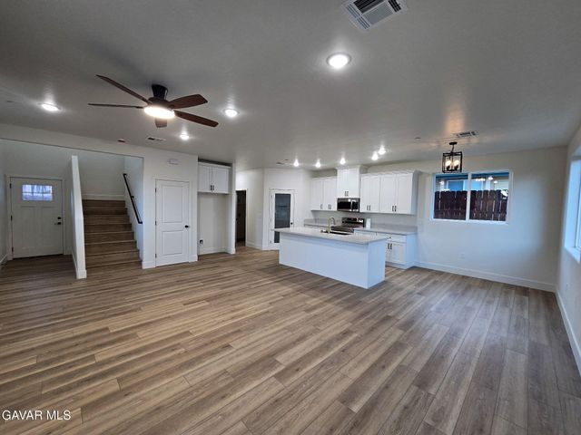 21001 Carriage Drive, Tehachapi, CA 93561