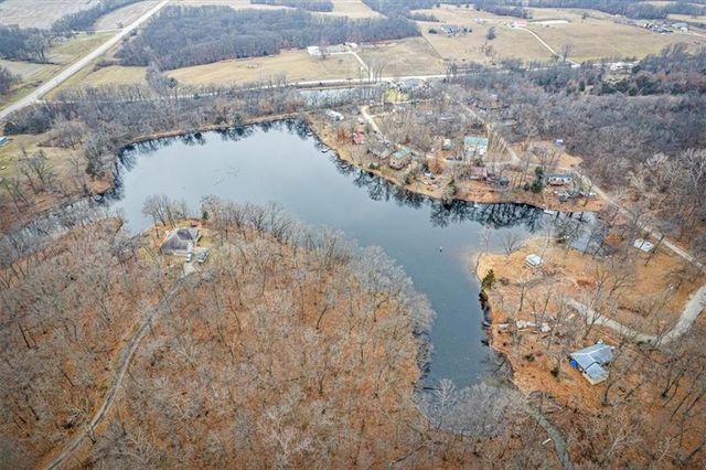 8890 SW Lake Drive, Lathrop, MO 64465