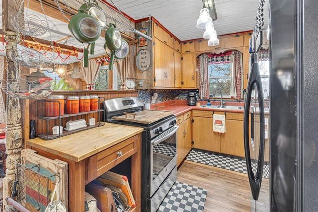 8890 SW Lake Drive, Lathrop, MO 64465