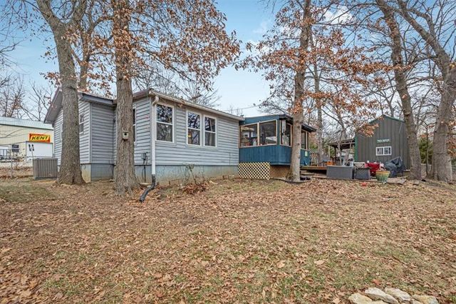 8890 SW Lake Drive, Lathrop, MO 64465