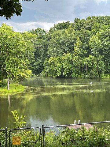 8890 SW Lake Drive, Lathrop, MO 64465