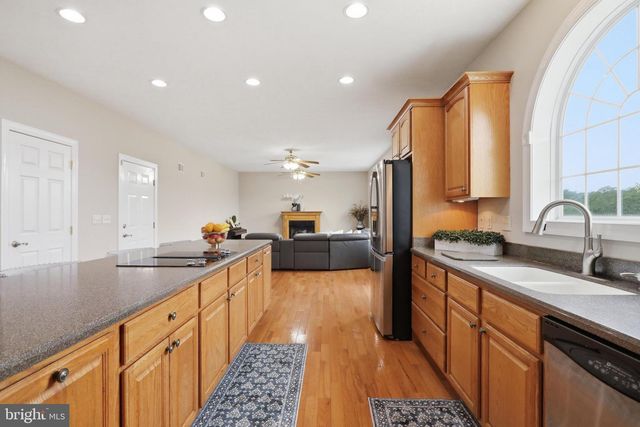 18 TREASURE DR, Martinsburg, WV 25403