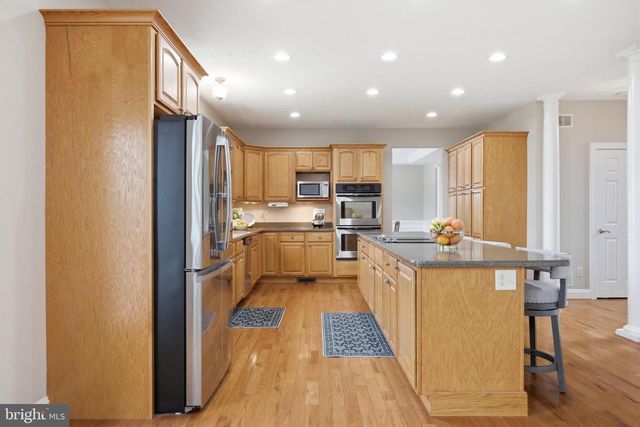 18 TREASURE DR, Martinsburg, WV 25403