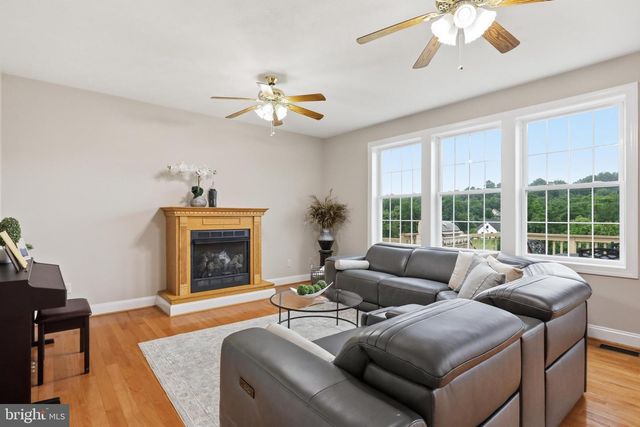 18 TREASURE DR, Martinsburg, WV 25403