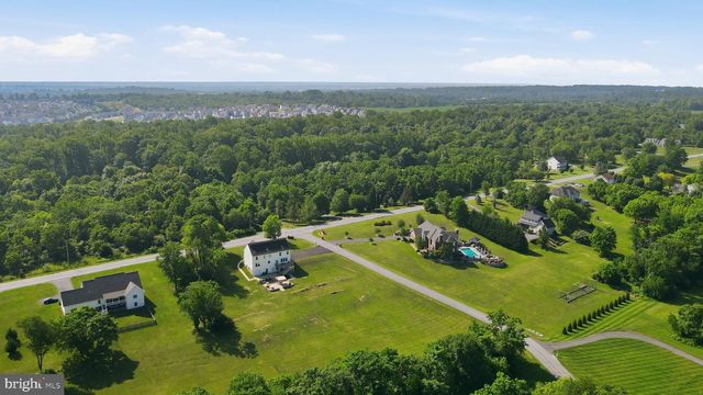 18 TREASURE DR, Martinsburg, WV 25403