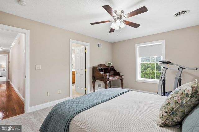 18 TREASURE DR, Martinsburg, WV 25403