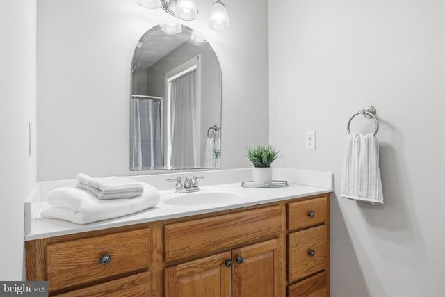 18 TREASURE DR, Martinsburg, WV 25403