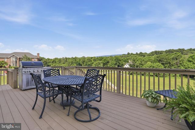 18 TREASURE DR, Martinsburg, WV 25403