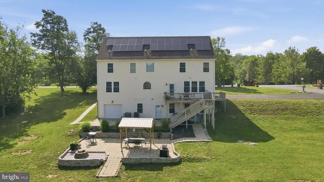 18 TREASURE DR, Martinsburg, WV 25403