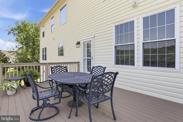18 TREASURE DR, Martinsburg, WV 25403