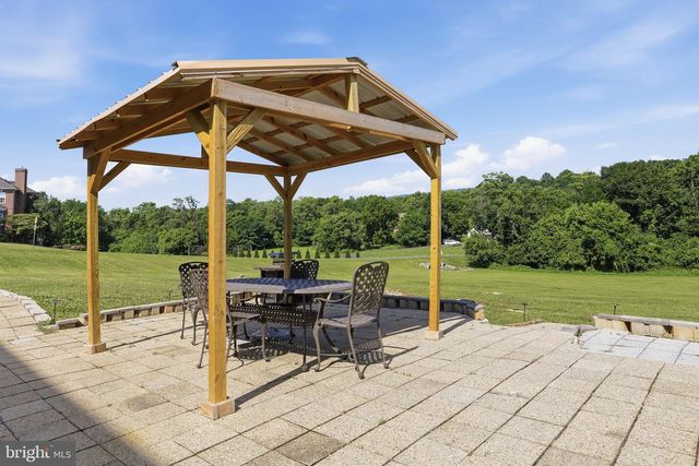 18 TREASURE DR, Martinsburg, WV 25403
