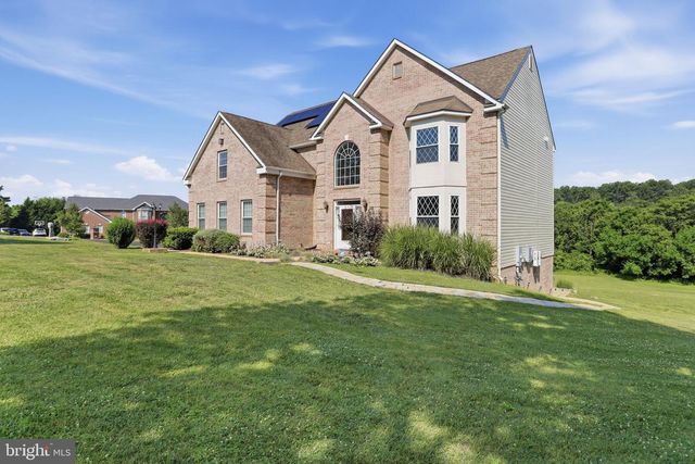 18 TREASURE DR, Martinsburg, WV 25403