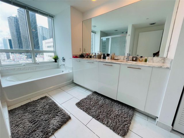 951 Brickell Ave 1511, Miami, FL 33131