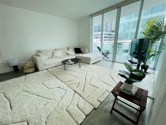 951 Brickell Ave 1511, Miami, FL 33131