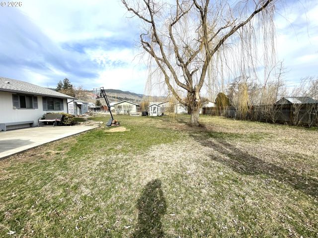 309 Lake Ave, La Grande, OR 97850