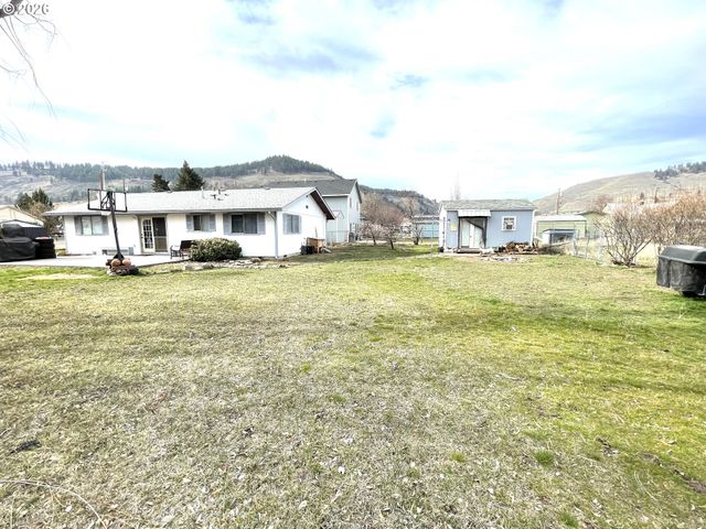 309 Lake Ave, La Grande, OR 97850