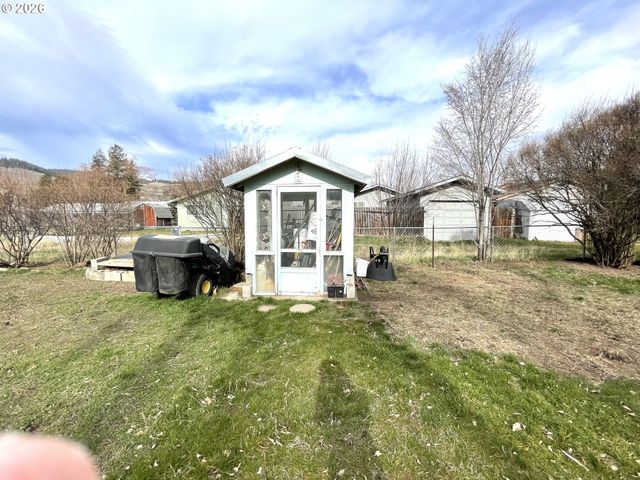 309 Lake Ave, La Grande, OR 97850