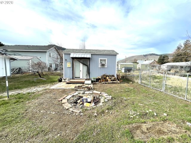 309 Lake Ave, La Grande, OR 97850