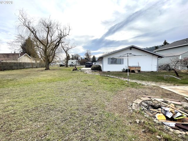 309 Lake Ave, La Grande, OR 97850