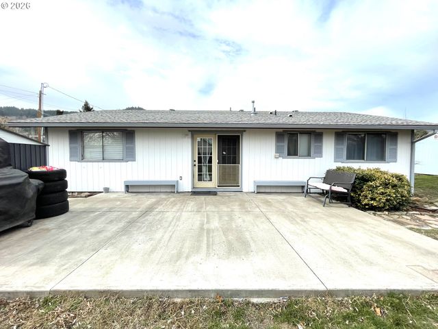 309 Lake Ave, La Grande, OR 97850