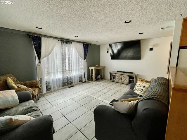 309 Lake Ave, La Grande, OR 97850