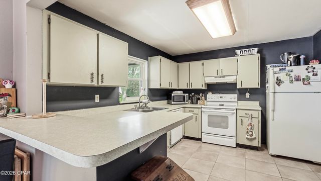 4335 Country Club Boulevard, Chipley, FL 32428