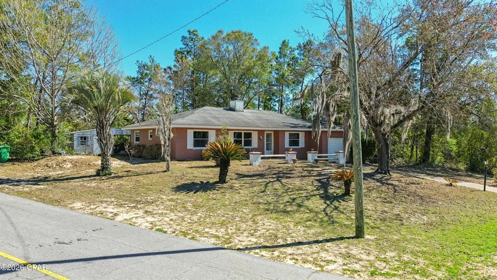 4335 Country Club Boulevard, Chipley, FL 32428