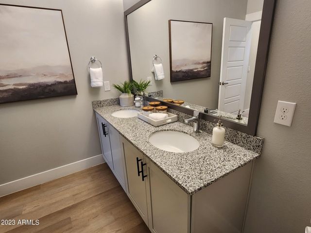 7460 N Zanjero Boulevard B1, Glendale, AZ 85305