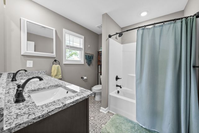 1177 Cottonwood Drive, Clarksville, TN 37040