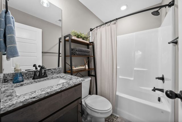 1177 Cottonwood Drive, Clarksville, TN 37040