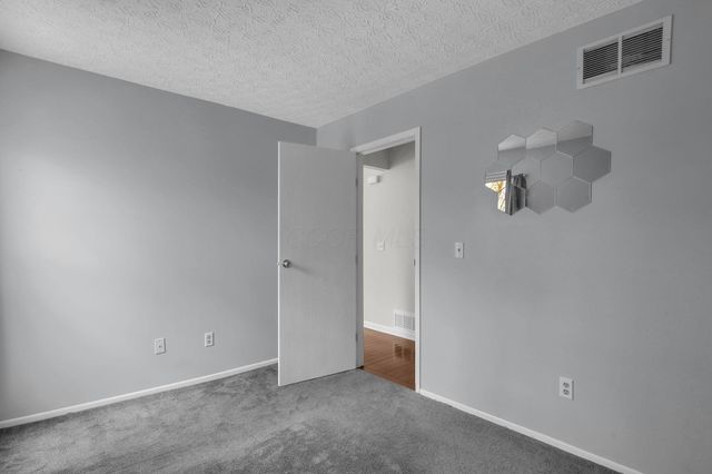 2926 Royalwood Drive, Dublin, OH 43017