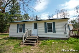 7890 N Maple Hill Road, Reynolds Twp, MI 49329
