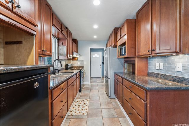94-703 Kime Street, Waipahu, HI 96797