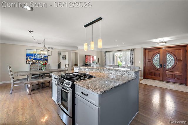 22461 Benjamin Street, St. Clair Shores, MI 48081