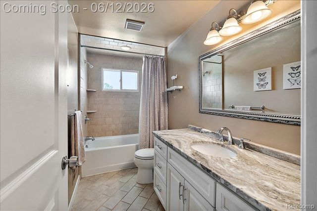 22461 Benjamin Street, St. Clair Shores, MI 48081