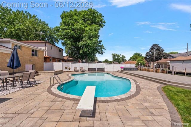 22461 Benjamin Street, St. Clair Shores, MI 48081
