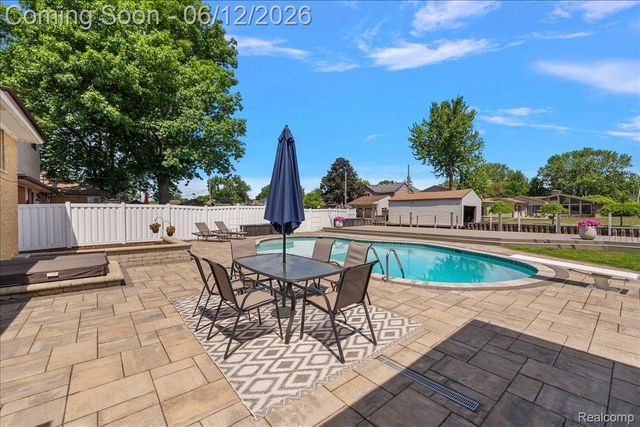 22461 Benjamin Street, St. Clair Shores, MI 48081