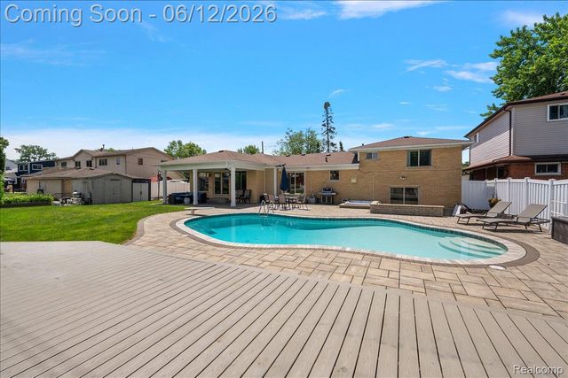 22461 Benjamin Street, St. Clair Shores, MI 48081